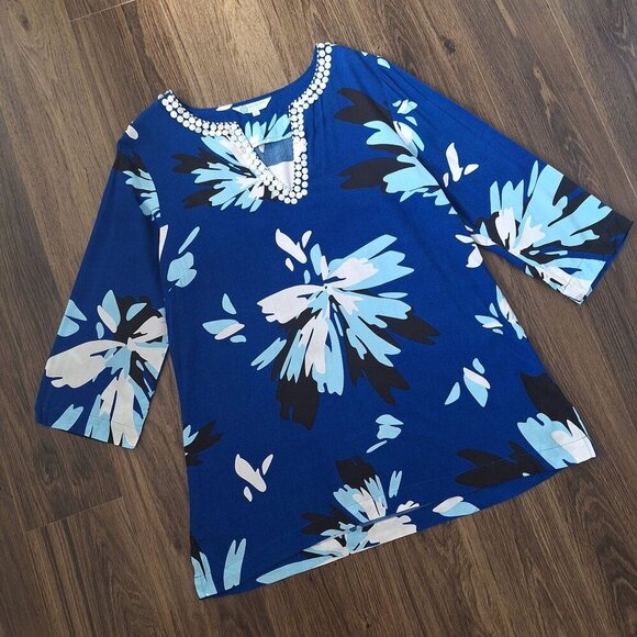 💙 Escapada Living Soft Floral Tunic Blouse Mother of Pearl Detail Size L 100% R - Picture 2 of 10